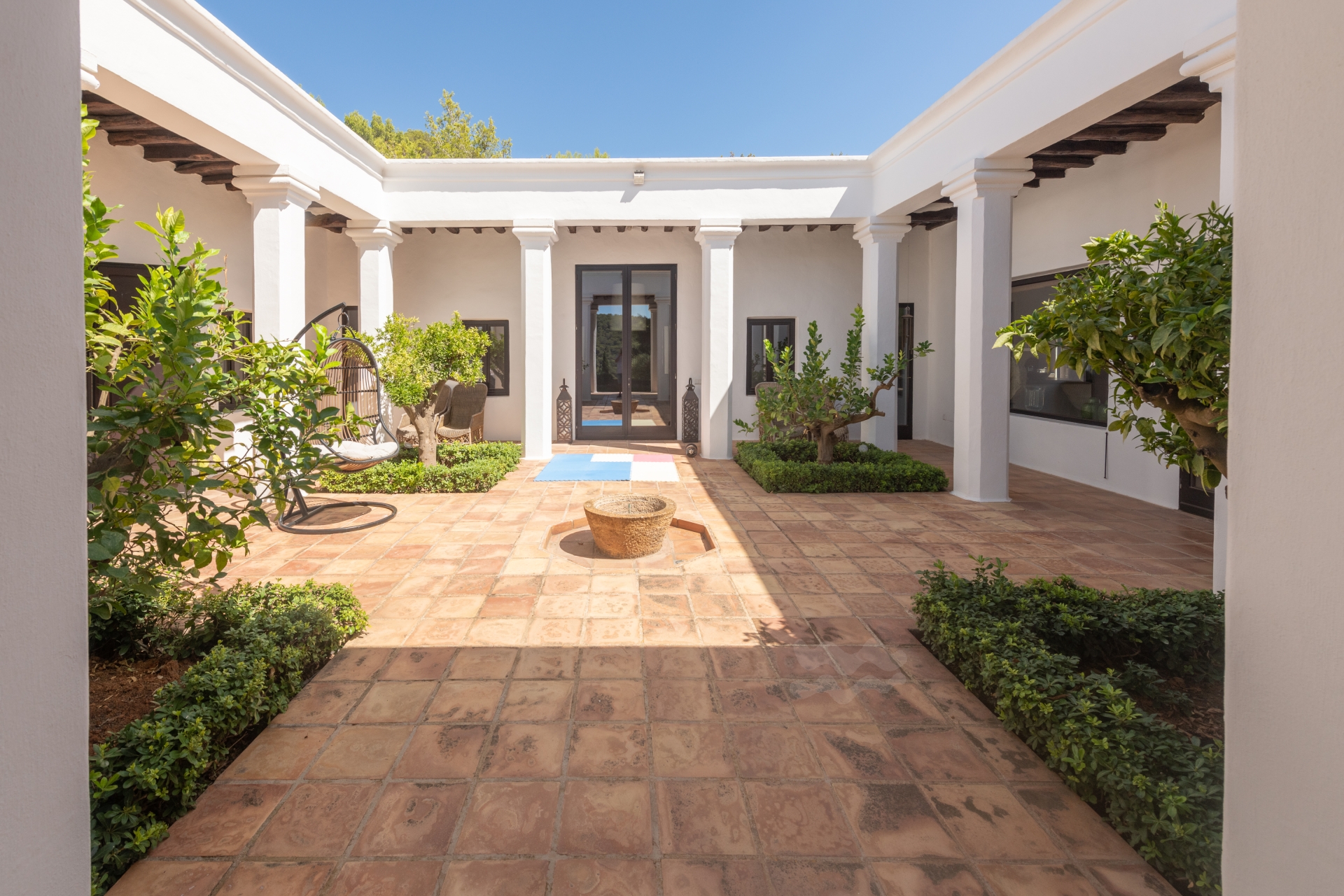 Nuria, Santa Gertrudis 35