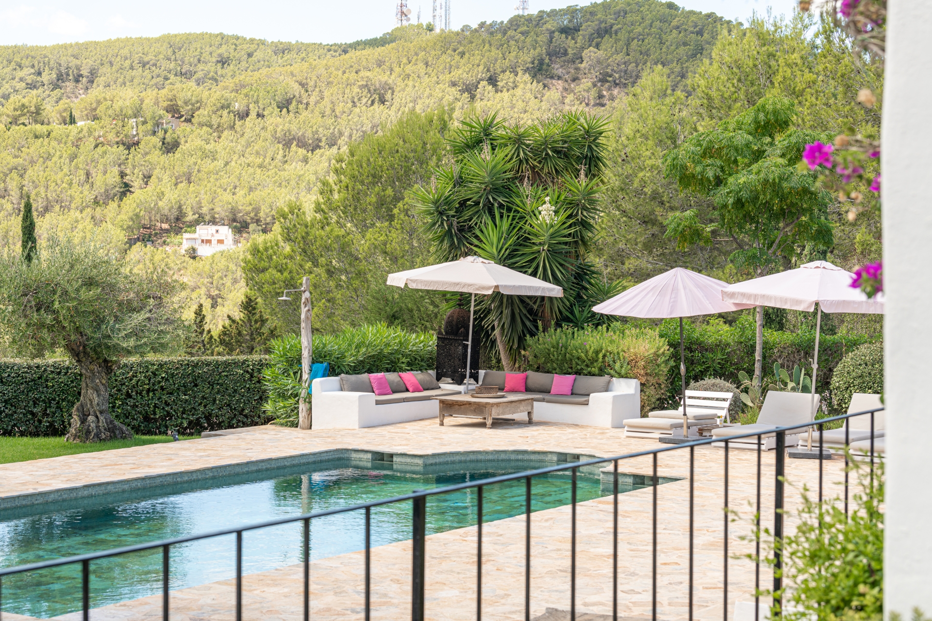 Nuria, Santa Gertrudis 45