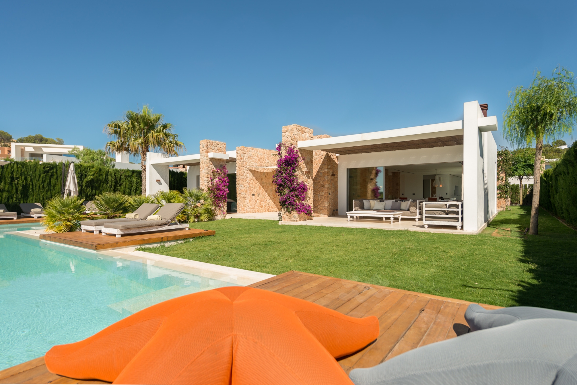 Lucy, Cala Comte 2