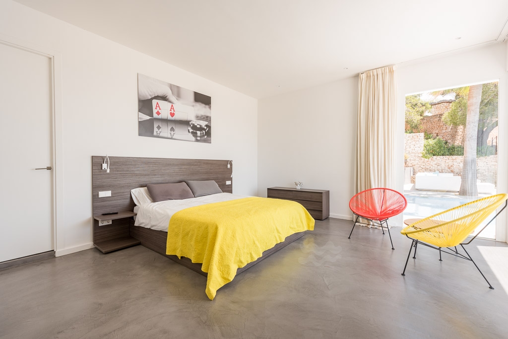 Audrey, Roca Llisa 24