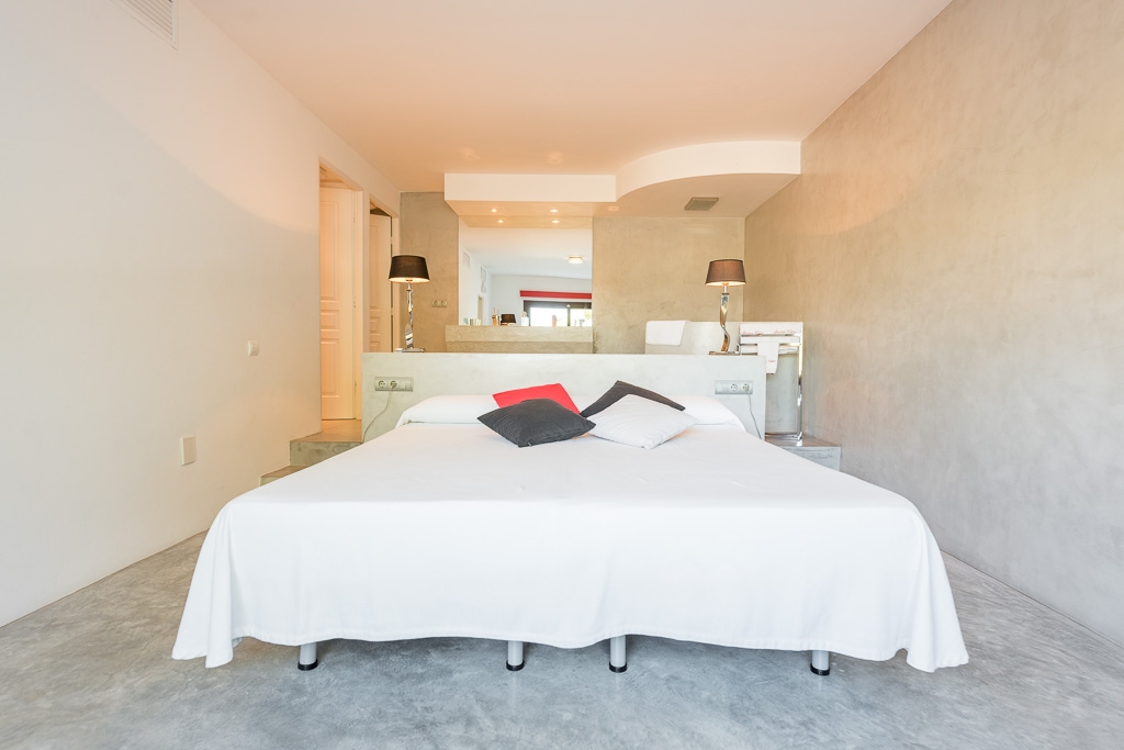 Lily, Cala Salada 77