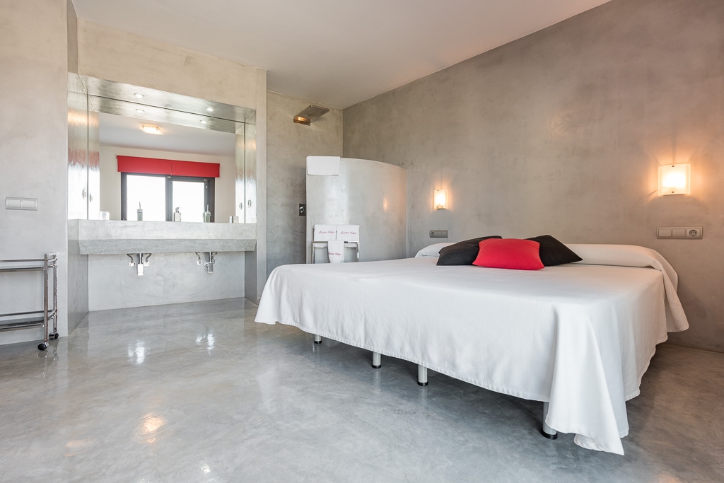 Lily, Cala Salada 64