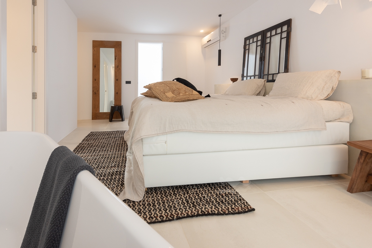 Blake, Can Furnet 48