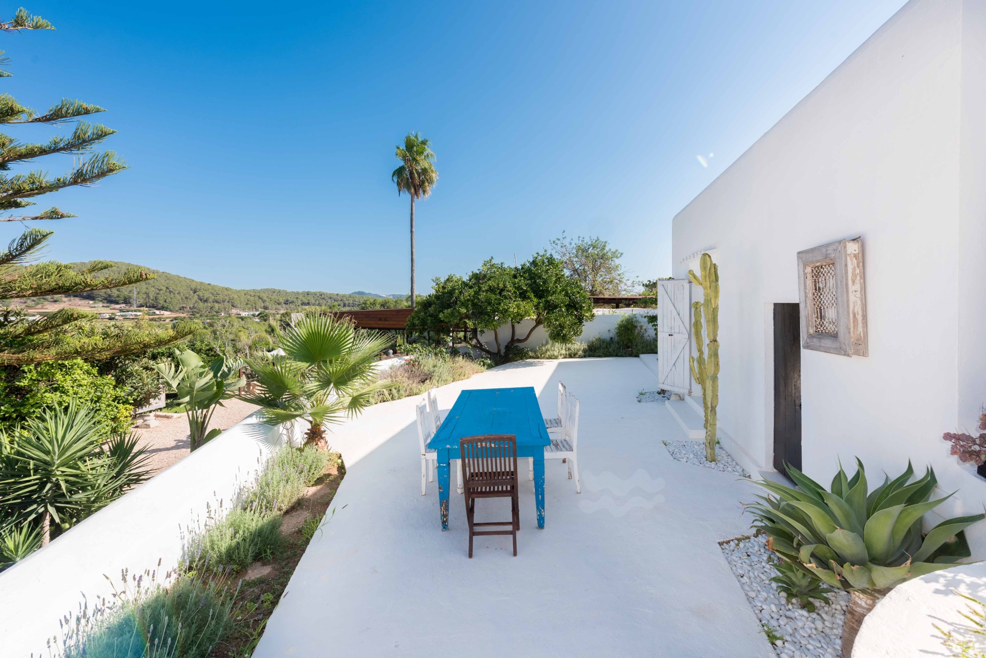 Aurora, Santa Gertrudis 70