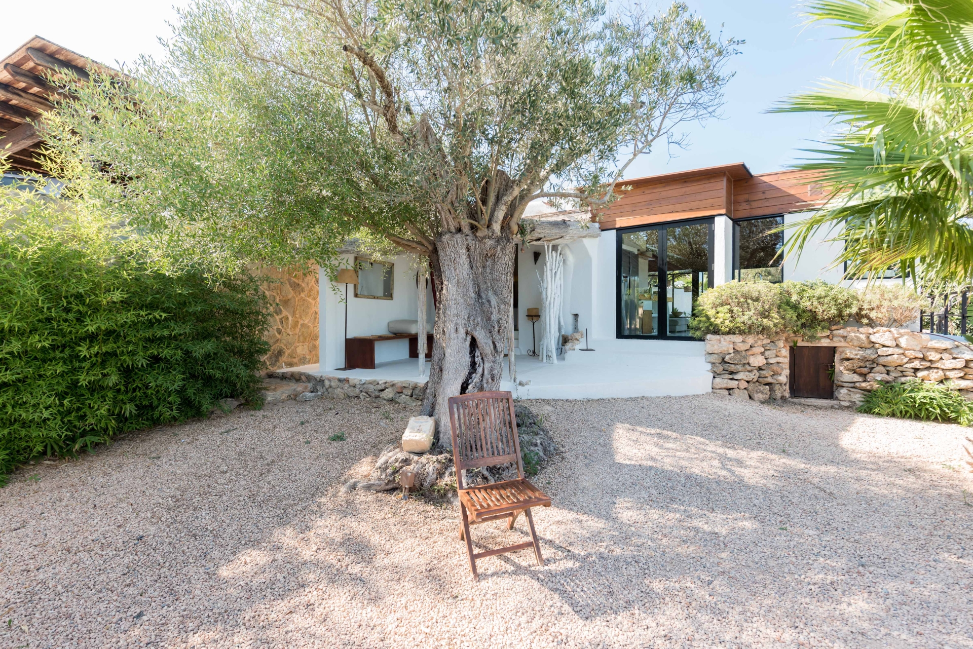 Aurora, Santa Gertrudis 74