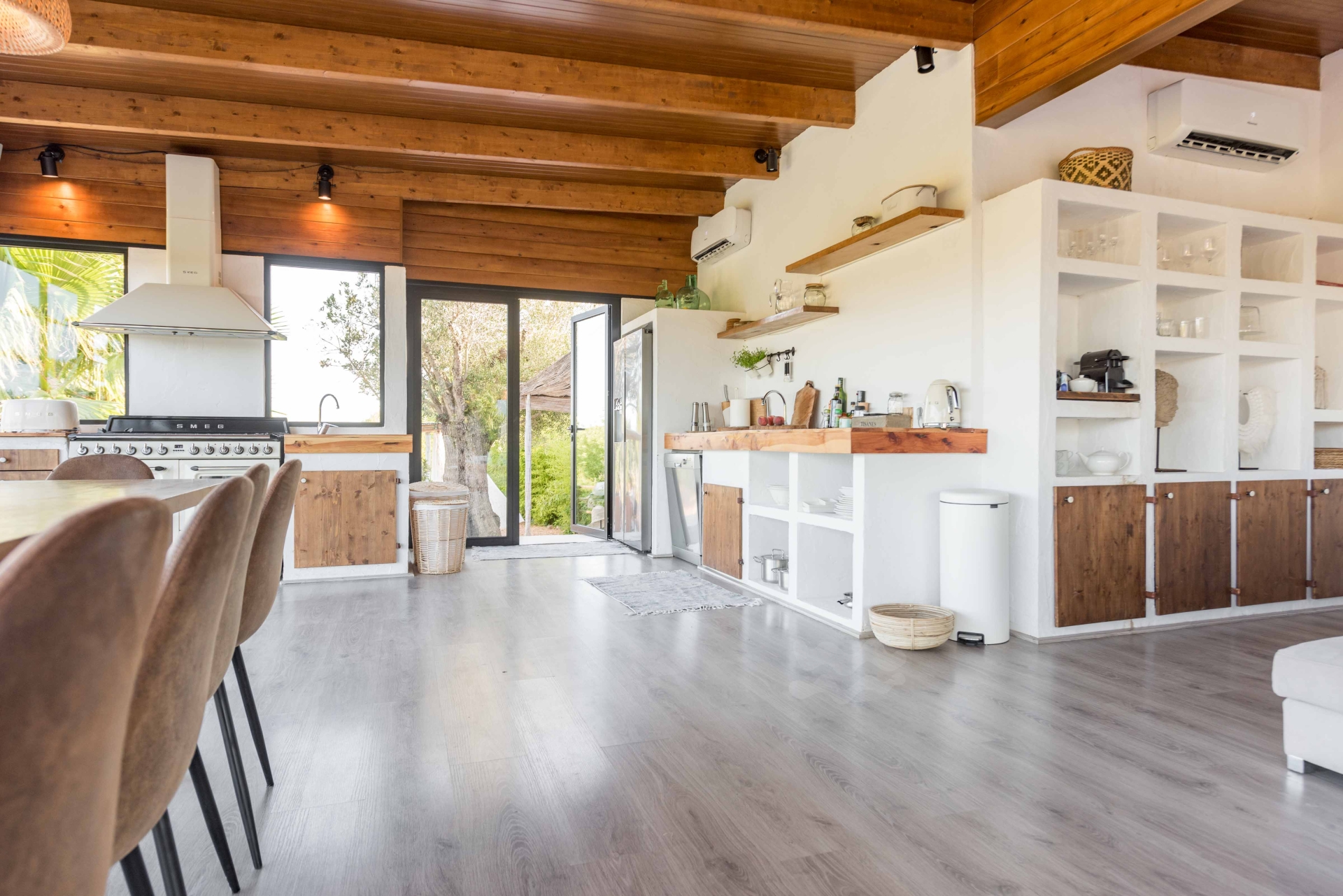 Aurora, Santa Gertrudis 24