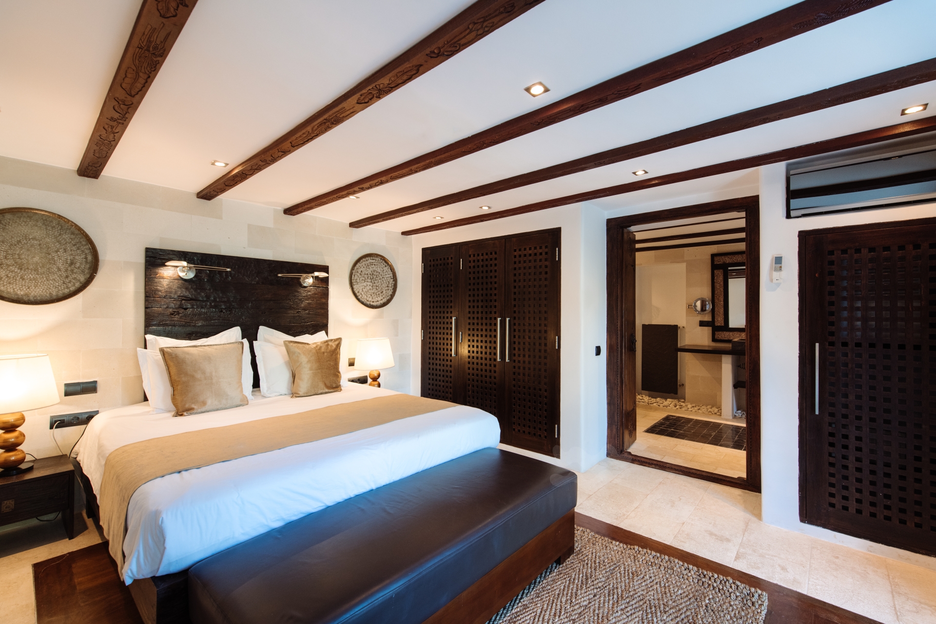 Adilah, San Miguel 16