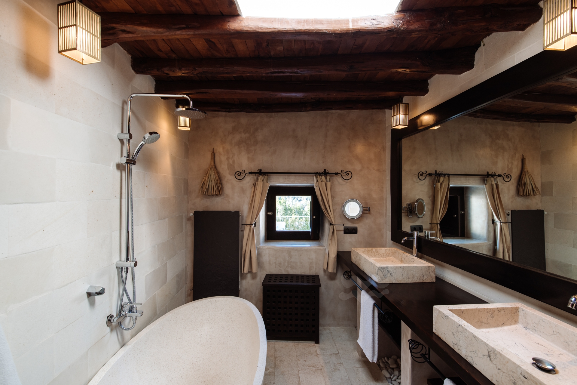 Adilah, San Miguel 23