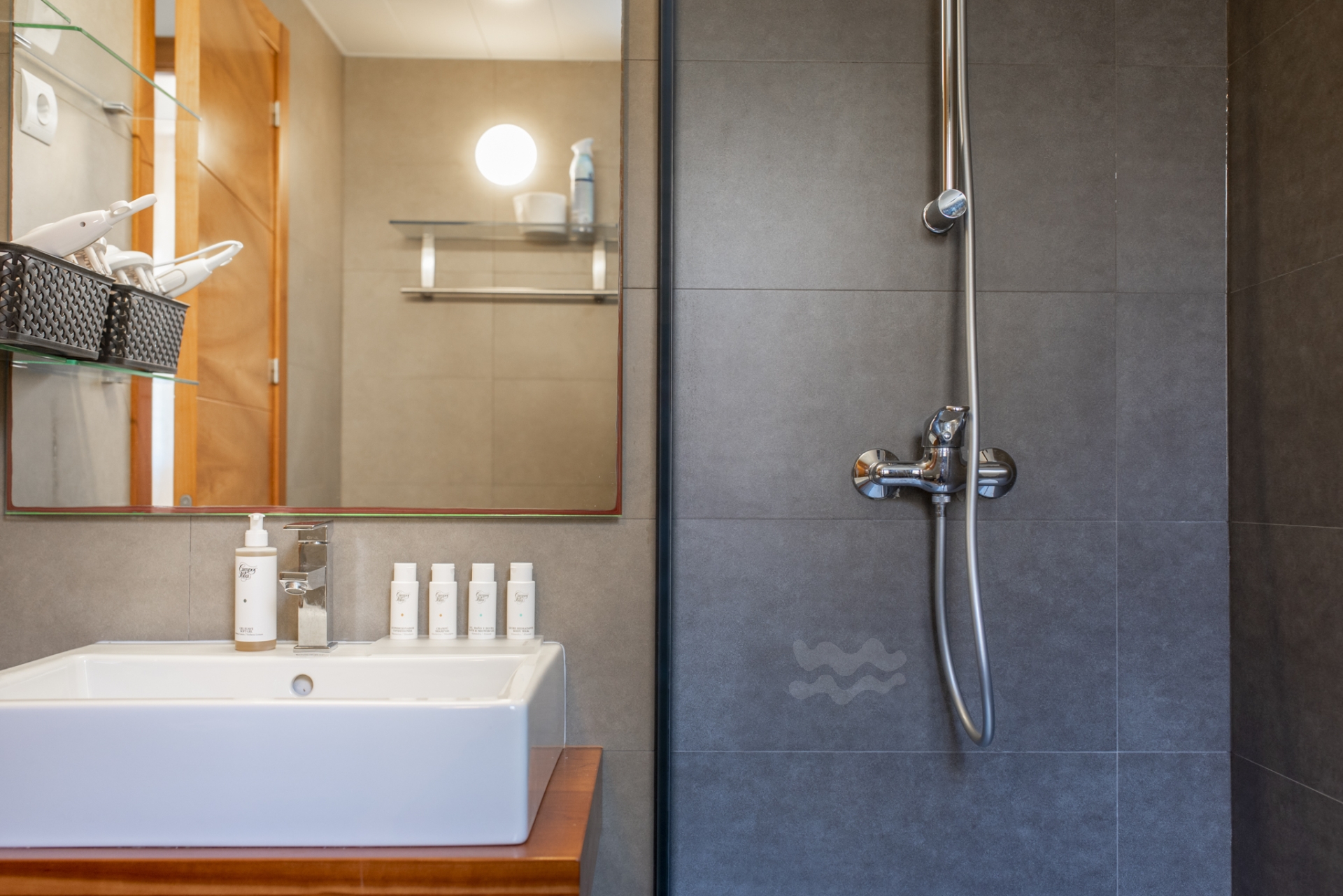 Nienke, Cala Tarida 20