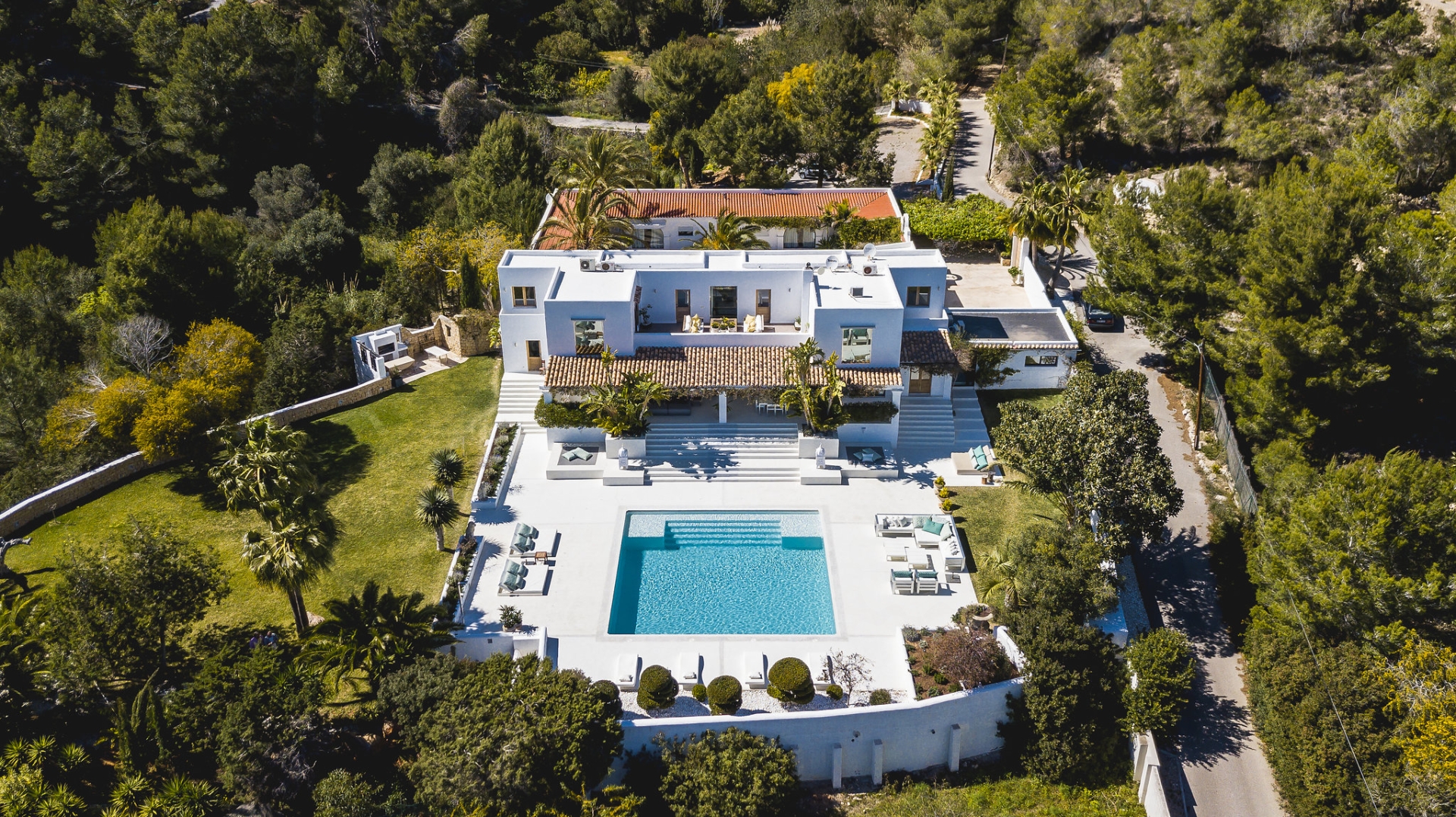 Sophia-mea, Sant Jordi 48